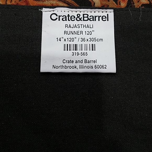 NWOT Crate & Barrel Table Runner - Picture 4 of 5